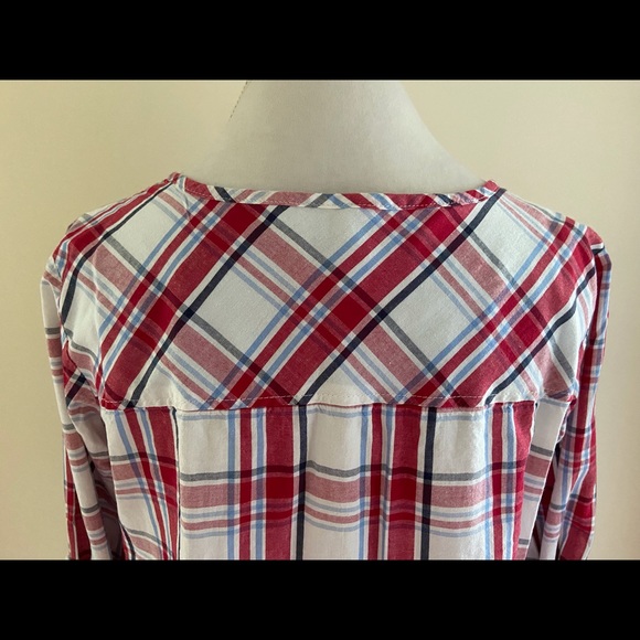 ❤️💙Super CUTE plaid Top - Picture 6 of 7